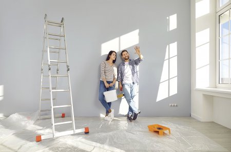 Řadu profesí při výstavbě domu můžete zastat sami. Záleží na vašich schopnostech a dostatku času. Foto: Studio Romantic, Shutterstock