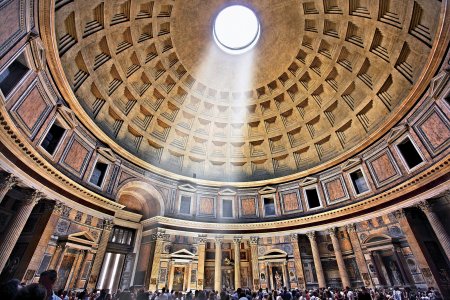 S hydraulickým betonem přišli už Řekové. Do dokonalosti ho ale dotáhli Římané. Jejich Pantheon se může pyšnit největší nevyztuženou klenbou v dějinách architektury. Foto: Heracles Kritikos, Shutterstock